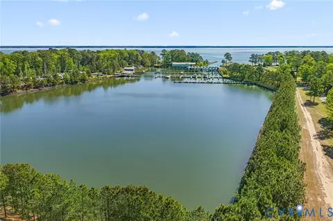 2097 Coles Point Rd, Hague, VA 22469