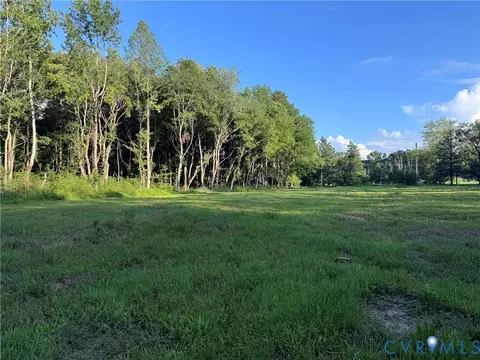 164 Summer Ln, Shacklefords, VA 23110