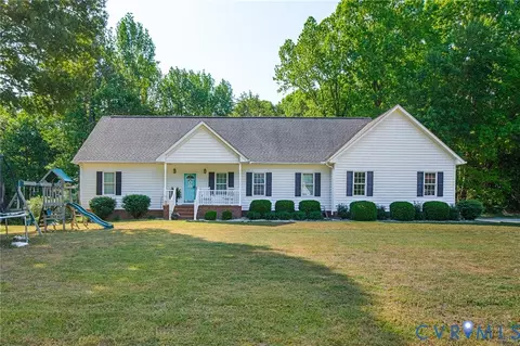 648 Meadow Dr, Tappahannock, VA 22560