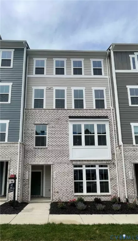 2860 Calgary Ln, Chester, VA 23831