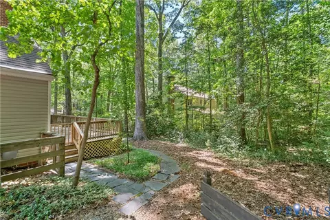 Exterior - 3612 Stoney Ridge Rd, Midlothian, VA 23112 photo 8 of 9