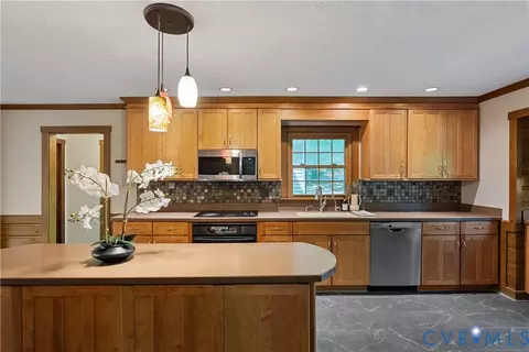 Kitchen - 3612 Stoney Ridge Rd, Midlothian, VA 23112 photo 2 of 2