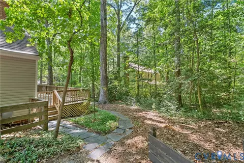 Exterior - 3612 Stoney Ridge Rd, Midlothian, VA 23112 photo 9 of 10