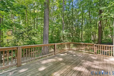 Exterior - 3612 Stoney Ridge Rd, Midlothian, VA 23112 photo 3 of 9