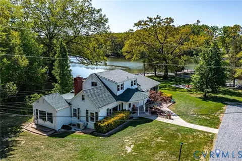 798 S Tidwells Rd, Montross, VA 22520