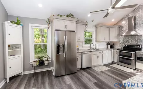 13100 Dawnwood Ter, Midlothian, VA 23114