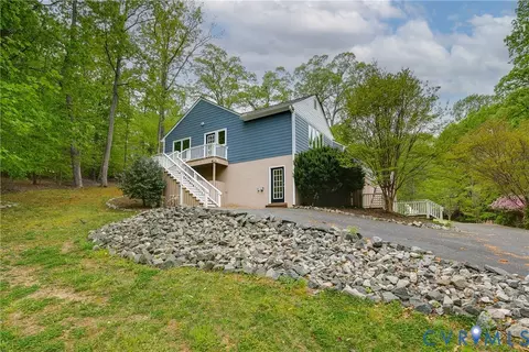 Exterior - 3111 Middlewood Rd, Midlothian, VA 23113 photo 9 of 11