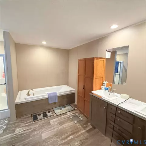 Bath - 25585 Sawmill Rd, Carson, VA 23830 photo 3 of 5