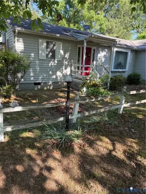 250 Locust Dr, Waverly, VA 23890