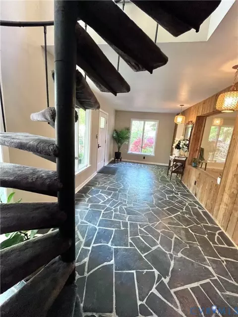 Entry Way - 1670 Holly Dr, Gloucester Point, VA 23062 photo 3 of 5