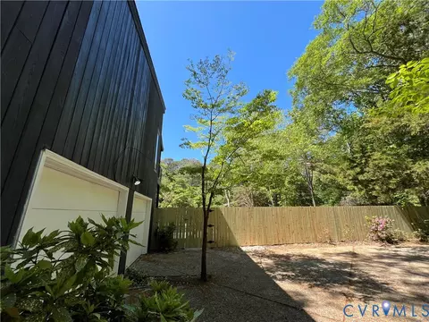 Exterior - 1670 Holly Dr, Gloucester Point, VA 23062 photo 4 of 15