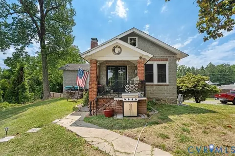 125 Washington Ave, Colonial Heights, VA 23834