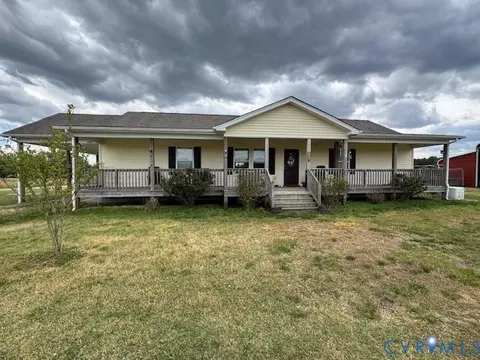 19886 River Rd, Courtland, VA 23837