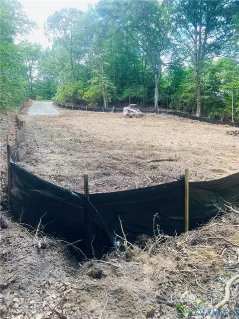 163 Turners Neck Rd, Toano, VA 23168