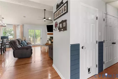 Entry Way - 90 Eula Ct, Aylett, VA 23009 photo 3 of 4