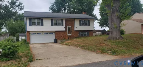 5819 Up A Way Dr, Fredericksburg, VA 22407