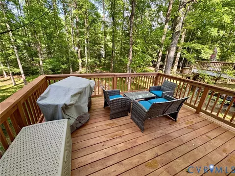 Exterior - 5605 Chatmoss Rd, Midlothian, VA 23112 photo 3 of 6