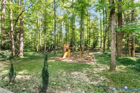 Exterior - 5605 Chatmoss Rd, Midlothian, VA 23112 photo 5 of 6