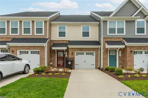 10837 Genito Square Dr, Midlothian, VA 23112