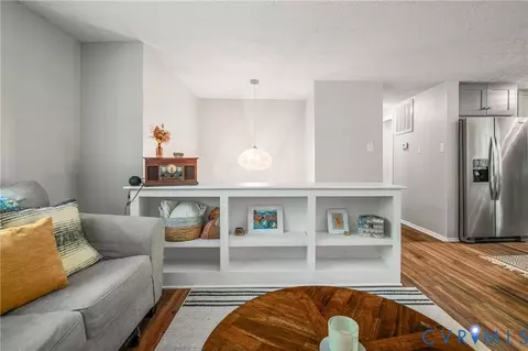 Living - 13715 Sutters Mill Cir, Midlothian, VA 23112 photo 3 of 4