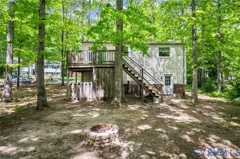 Exterior - 13715 Sutters Mill Cir, Midlothian, VA 23112 photo 3 of 5