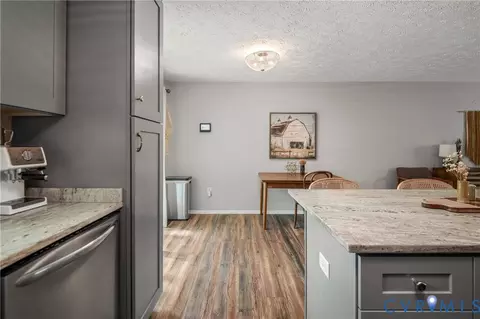 Kitchen - 13715 Sutters Mill Cir, Midlothian, VA 23112 photo 6 of 7