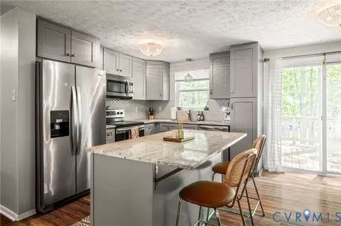 Kitchen - 13715 Sutters Mill Cir, Midlothian, VA 23112 photo 3 of 7