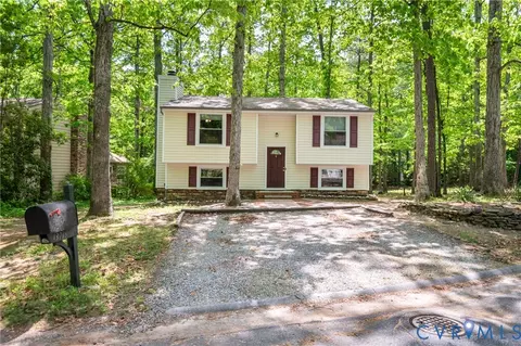 13715 Sutters Mill Cir, Midlothian, VA 23112