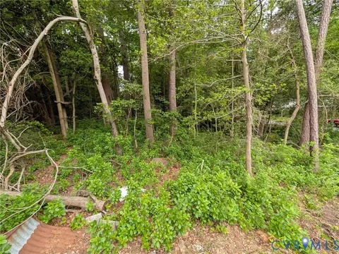 11625 Oak Rd, Chester, VA 23831