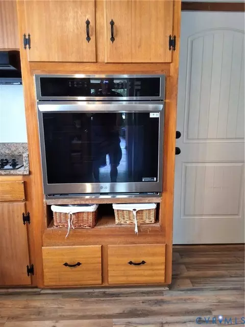 Kitchen - 3300 Kecoughtan Rd, Hampton, VA 23661 photo 5 of 6