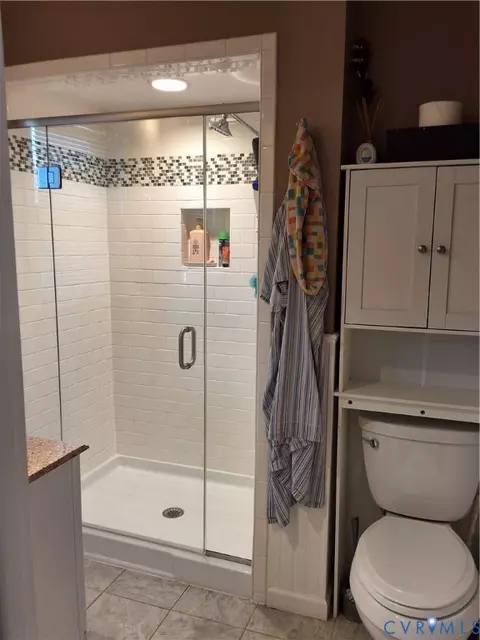Bath - 3300 Kecoughtan Rd, Hampton, VA 23661 photo 3 of 5