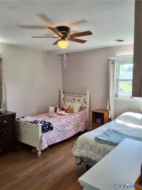 Bedroom - 3300 Kecoughtan Rd, Hampton, VA 23661 photo 2 of 3