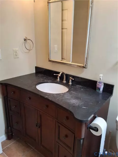 Bath - 3300 Kecoughtan Rd, Hampton, VA 23661 photo 2 of 5