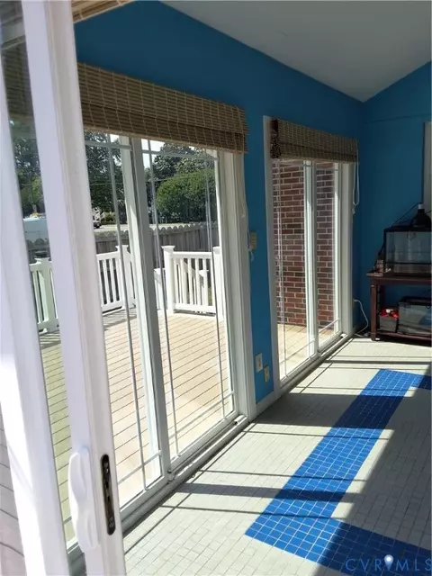 Exterior - 3300 Kecoughtan Rd, Hampton, VA 23661 photo 16 of 19