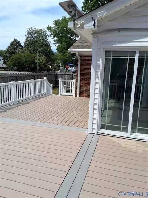 Exterior - 3300 Kecoughtan Rd, Hampton, VA 23661 photo 9 of 19