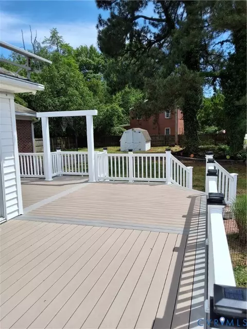 Exterior - 3300 Kecoughtan Rd, Hampton, VA 23661 photo 8 of 19