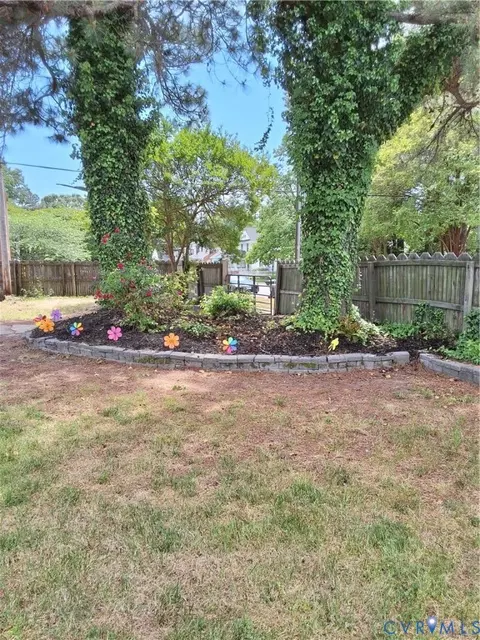 Exterior - 3300 Kecoughtan Rd, Hampton, VA 23661 photo 17 of 19