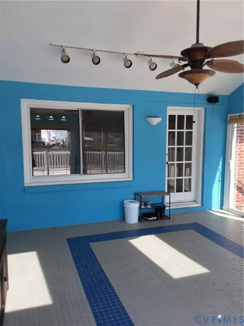 Exterior - 3300 Kecoughtan Rd, Hampton, VA 23661 photo 12 of 19