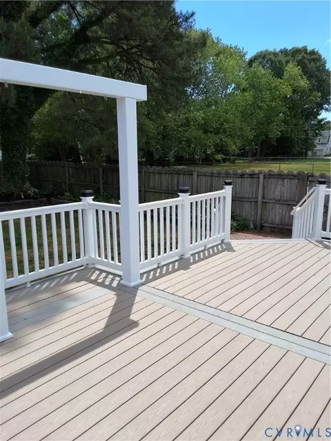 Exterior - 3300 Kecoughtan Rd, Hampton, VA 23661 photo 6 of 19
