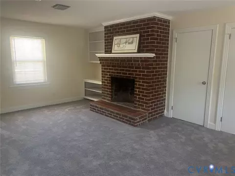 9516 E Colonial Trl, Smithfield, VA 23430 photo 9