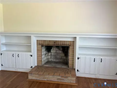 9516 E Colonial Trl, Smithfield, VA 23430 photo 4