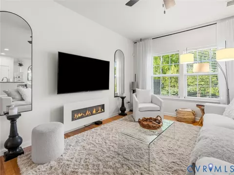Living - 14620 Bridge Creek Dr, Midlothian, VA 23113 photo 3 of 6