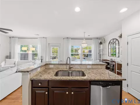 Kitchen - 14620 Bridge Creek Dr, Midlothian, VA 23113 photo 3 of 4