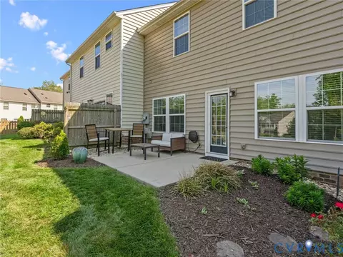 Exterior - 14620 Bridge Creek Dr, Midlothian, VA 23113 photo 7 of 8