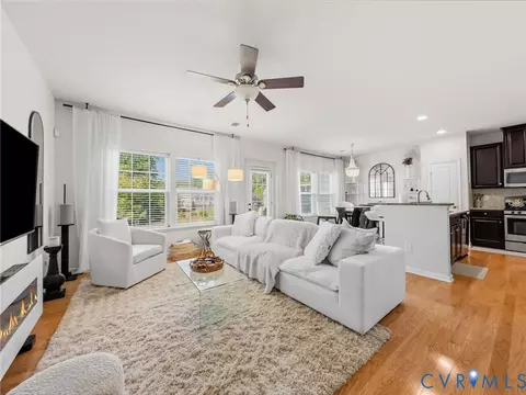 Living - 14620 Bridge Creek Dr, Midlothian, VA 23113 photo 2 of 6