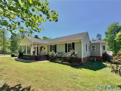 4005 W Chapel Dr, Goochland, VA 23063