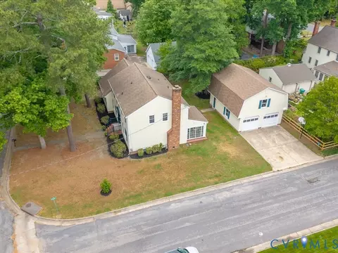 301 Norwood Dr, Colonial Heights, VA 23834
