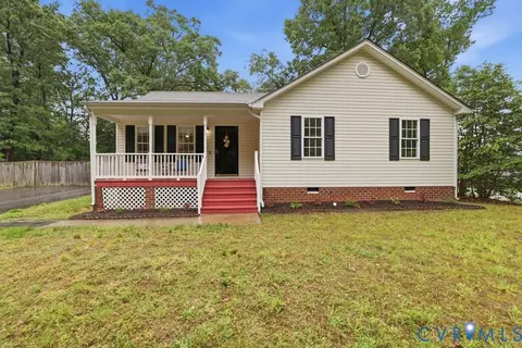 11641 Oak Rd, Chester, VA 23831