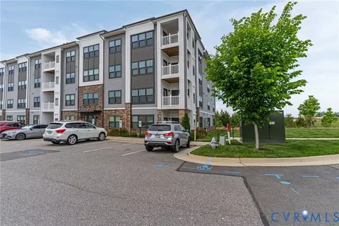 3700 Maze Runner Dr #206, Midlothian, VA 23112