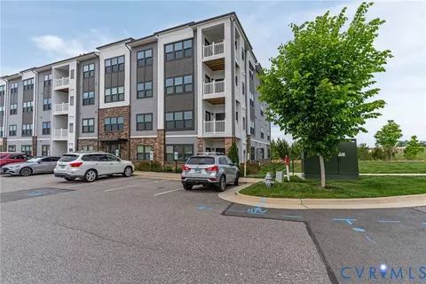 3700 Maze Runner Dr #206, Midlothian, VA 23112